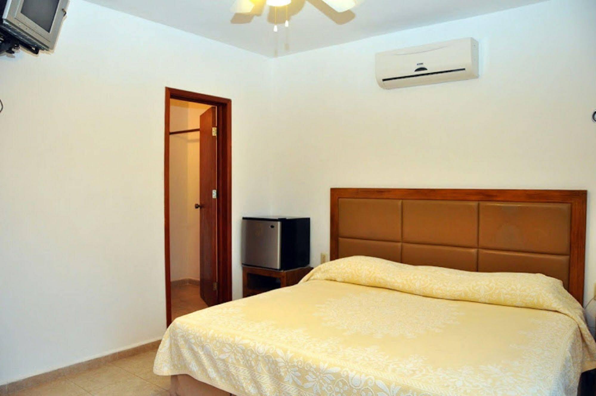 Chac Chi Hotel & Suites Isla Mujeres Extérieur photo